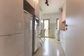 Modern Bright Avenidas Novas by Homing