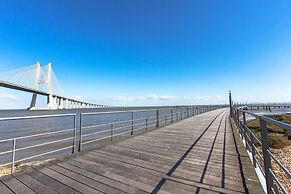 Expo River Side by Homing