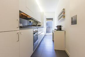 Expo River Side by Homing