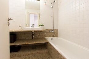 Expo River Side by Homing