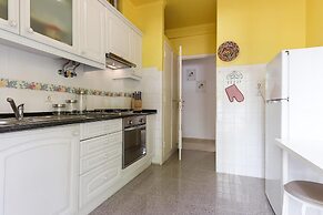 Principe Real Balcony by Homing