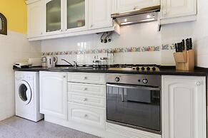 Principe Real Balcony by Homing