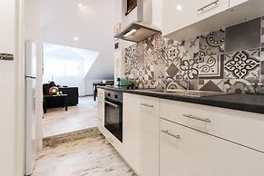 Bairro Alto Views by Homing