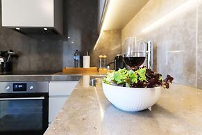 Marques DE Pombal Duplex With Terrace by Homing