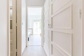 Almirante Balcony by Homing