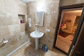 Cappadocia Deep Cave House