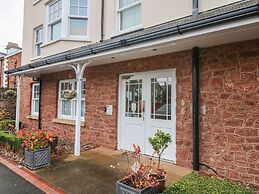 1 Tregonwell Court