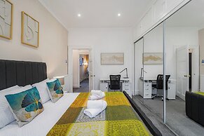 Comfortable West End Flat With Parking Easy Access