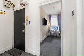 Comfortable West End Flat With Parking Easy Access