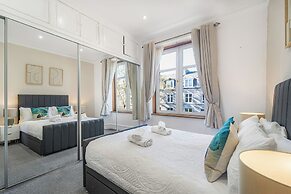 Comfortable West End Flat With Parking Easy Access