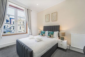 Comfortable West End Flat With Parking Easy Access