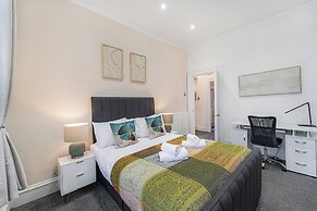 Comfortable West End Flat With Parking Easy Access