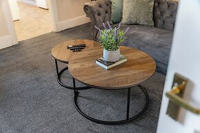 Comfortable West End Flat With Parking Easy Access