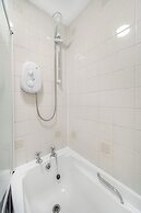 Comfortable West End Flat With Parking Easy Access