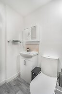 Comfortable West End Flat With Parking Easy Access