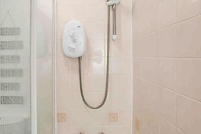 Summit West End - 1BR Elegant Flat, Free Parking