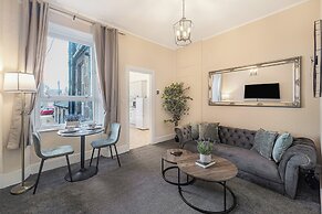 Comfortable West End Flat With Parking Easy Access
