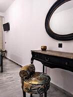 IDOMENEAS APARTMENTS