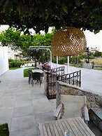 IDOMENEAS APARTMENTS