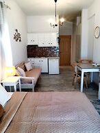 IDOMENEAS APARTMENTS