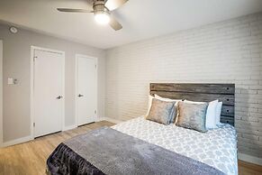 Cozy 2BR Near UT Hyde Park Evonify
