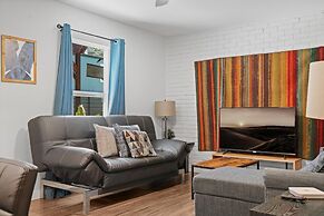 Cozy 2BR Near UT Hyde Park Evonify