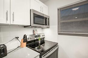 Modern 1BR Near UT Hyde Park Evonify