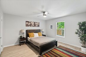 Modern 1BR Near UT Hyde Park Evonify