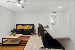 Modern 1BR Near UT Hyde Park Evonify