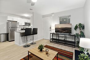 Modern 1BR Near UT Hyde Park Evonify