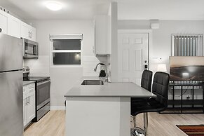 Modern 1BR Near UT Hyde Park Evonify