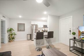 Modern 1BR Near UT Hyde Park Evonify