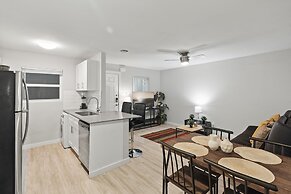 Modern 1BR Near UT Hyde Park Evonify