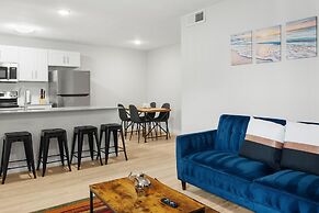 Stylish 2BR Near UT Hyde Park Evonify