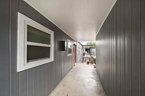 Stylish 2BR Near UT Hyde Park Evonify