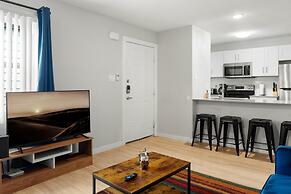 Stylish 2BR Near UT Hyde Park Evonify