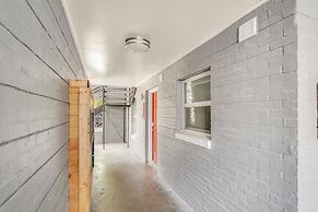 Modern 2BR Near UT Hyde Park Evonify