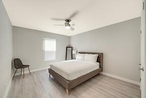 Modern 2BR Near UT Hyde Park Evonify