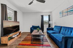 Modern 2BR Near UT Hyde Park Evonify