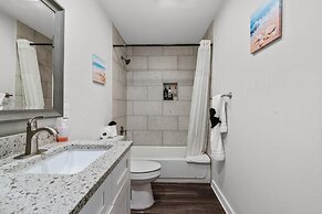 Modern 2BR Near UT Hyde Park Evonify