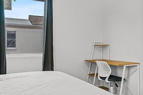 Modern 2BR Near UT Hyde Park Evonify