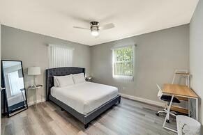 Modern 2BR Near UT Hyde Park Evonify