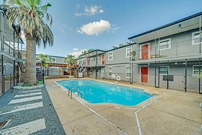 Cozy 2BR Near UT Hyde Park Evonify