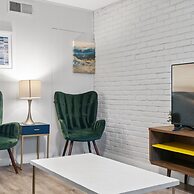 Modern 1BR Near UT Hyde Park Evonify