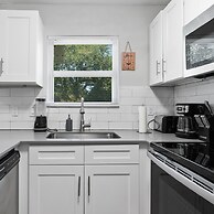 Modern 1BR Near UT Hyde Park Evonify