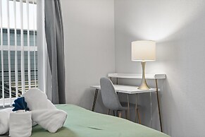 Modern 1BR Near UT Hyde Park Evonify