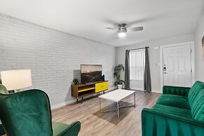 Modern 1BR Near UT Hyde Park Evonify