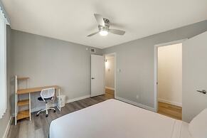 Stylish 2BR Near UT Hyde Park Evonify