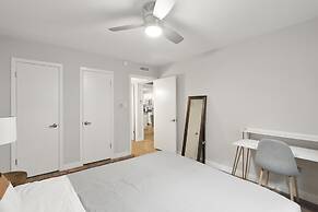 Stylish 2BR Near UT Hyde Park Evonify
