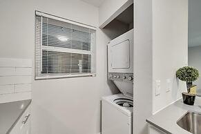 Modern 2BR Near UT Hyde Park Evonify